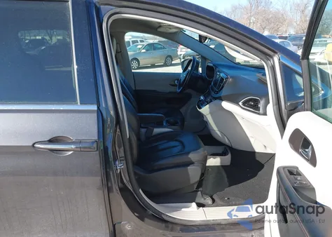 2019 Chrysler Pacifica Touring L z USA, uszkodzony, nr VIN 2C4RC1BGXKR531522